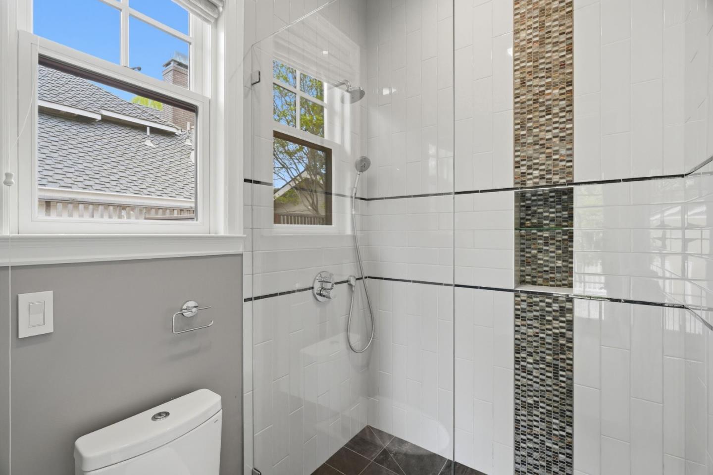 Detail Gallery Image 27 of 61 For 633 Giralda Dr, Los Altos,  CA 94024 - 5 Beds | 4 Baths