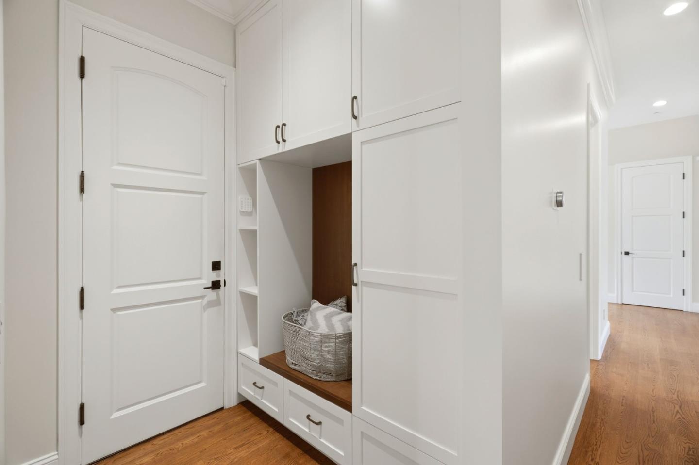 Detail Gallery Image 28 of 61 For 633 Giralda Dr, Los Altos,  CA 94024 - 5 Beds | 4 Baths