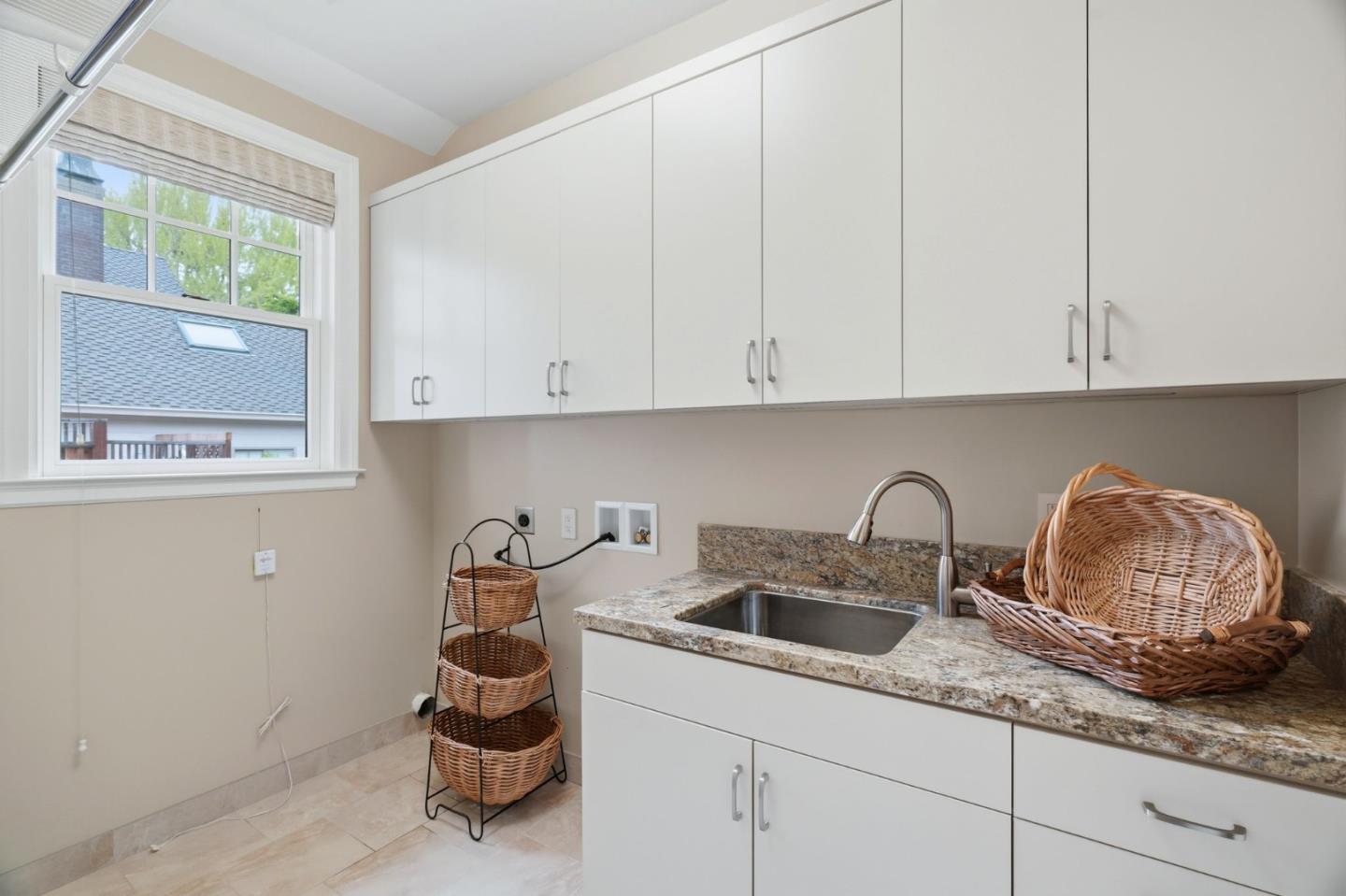 Detail Gallery Image 29 of 61 For 633 Giralda Dr, Los Altos,  CA 94024 - 5 Beds | 4 Baths