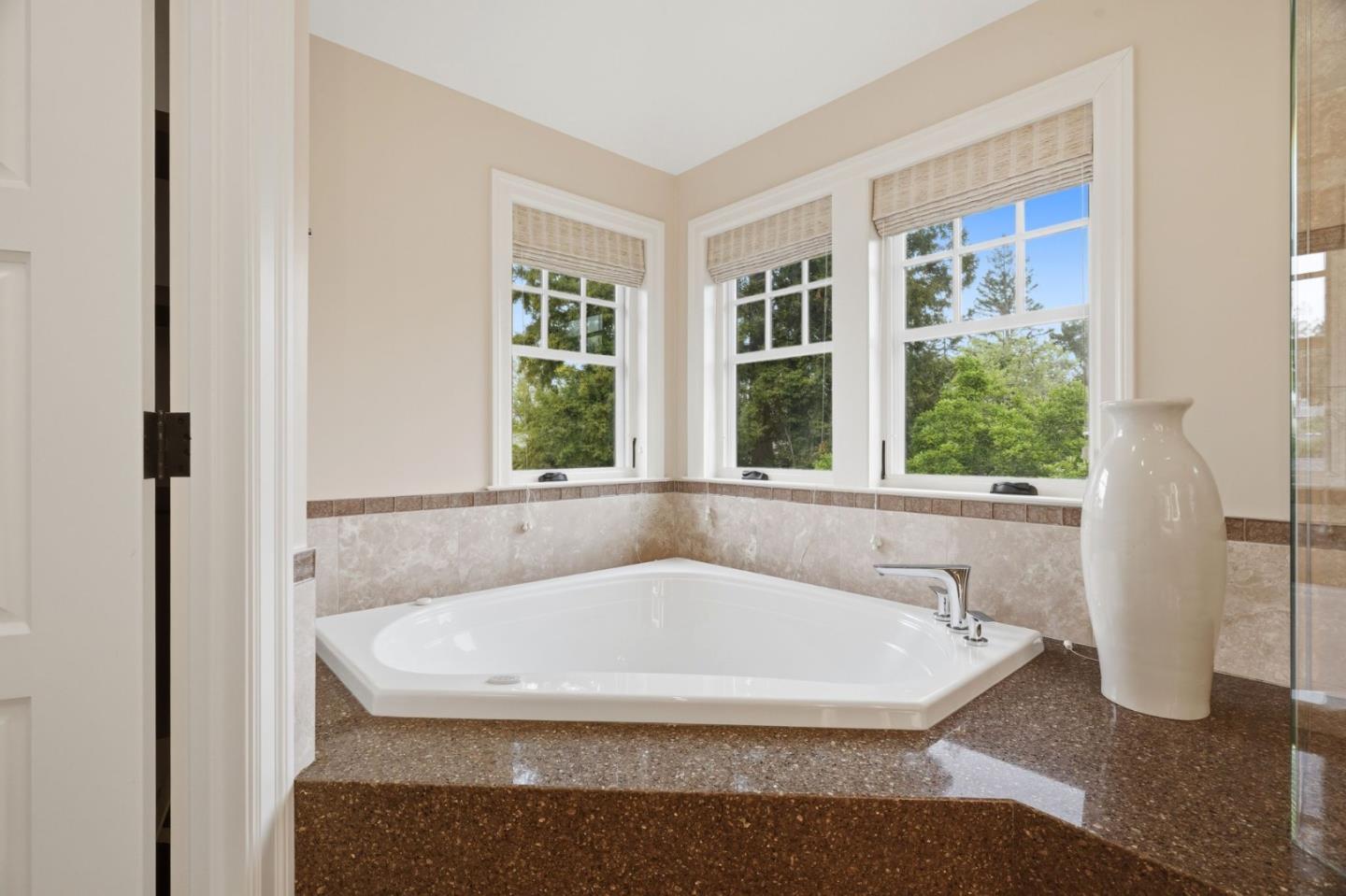 Detail Gallery Image 37 of 61 For 633 Giralda Dr, Los Altos,  CA 94024 - 5 Beds | 4 Baths