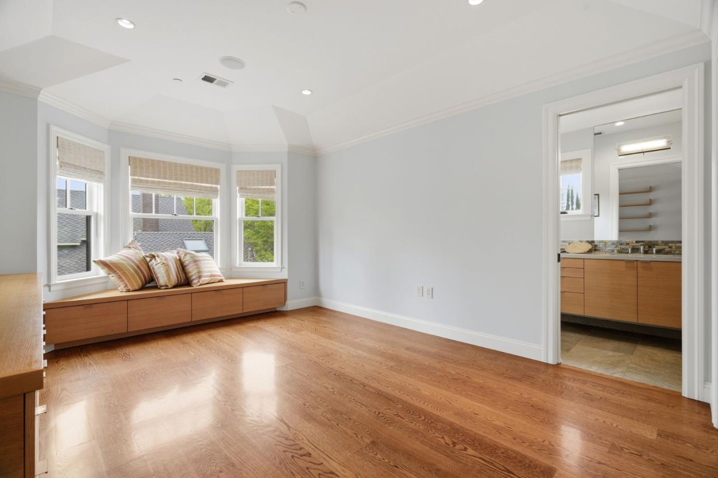 Detail Gallery Image 42 of 61 For 633 Giralda Dr, Los Altos,  CA 94024 - 5 Beds | 4 Baths