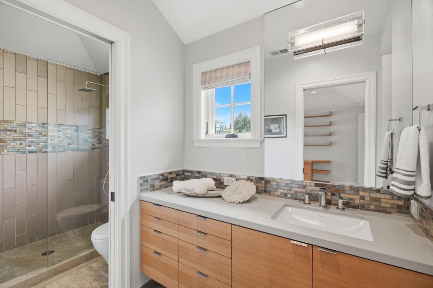 Detail Gallery Image 43 of 61 For 633 Giralda Dr, Los Altos,  CA 94024 - 5 Beds | 4 Baths