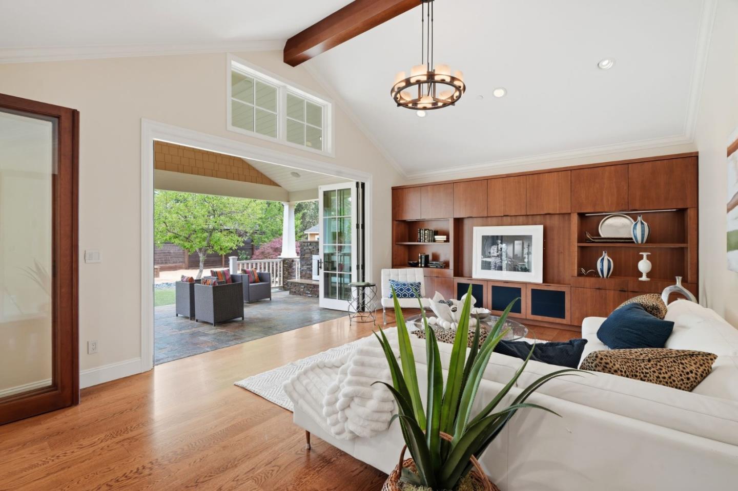 Detail Gallery Image 5 of 61 For 633 Giralda Dr, Los Altos,  CA 94024 - 5 Beds | 4 Baths