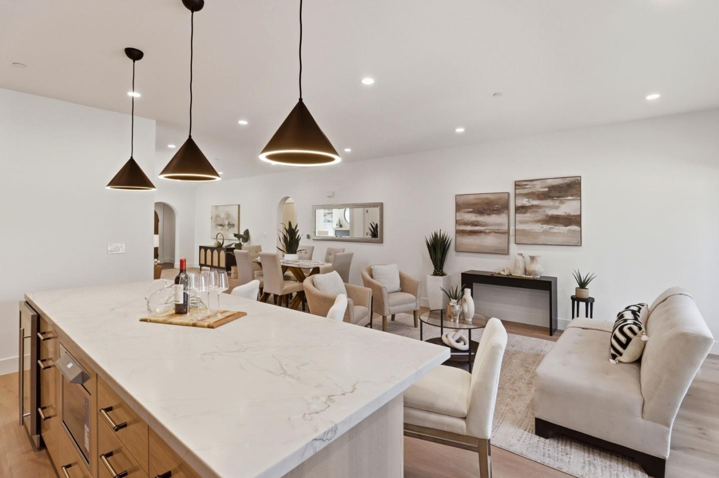 Detail Gallery Image 15 of 44 For 445 Iris St, Redwood City,  CA 94062 - 4 Beds | 3/1 Baths