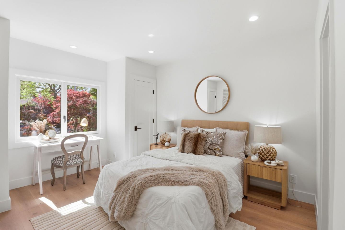 Detail Gallery Image 19 of 44 For 445 Iris St, Redwood City,  CA 94062 - 4 Beds | 3/1 Baths