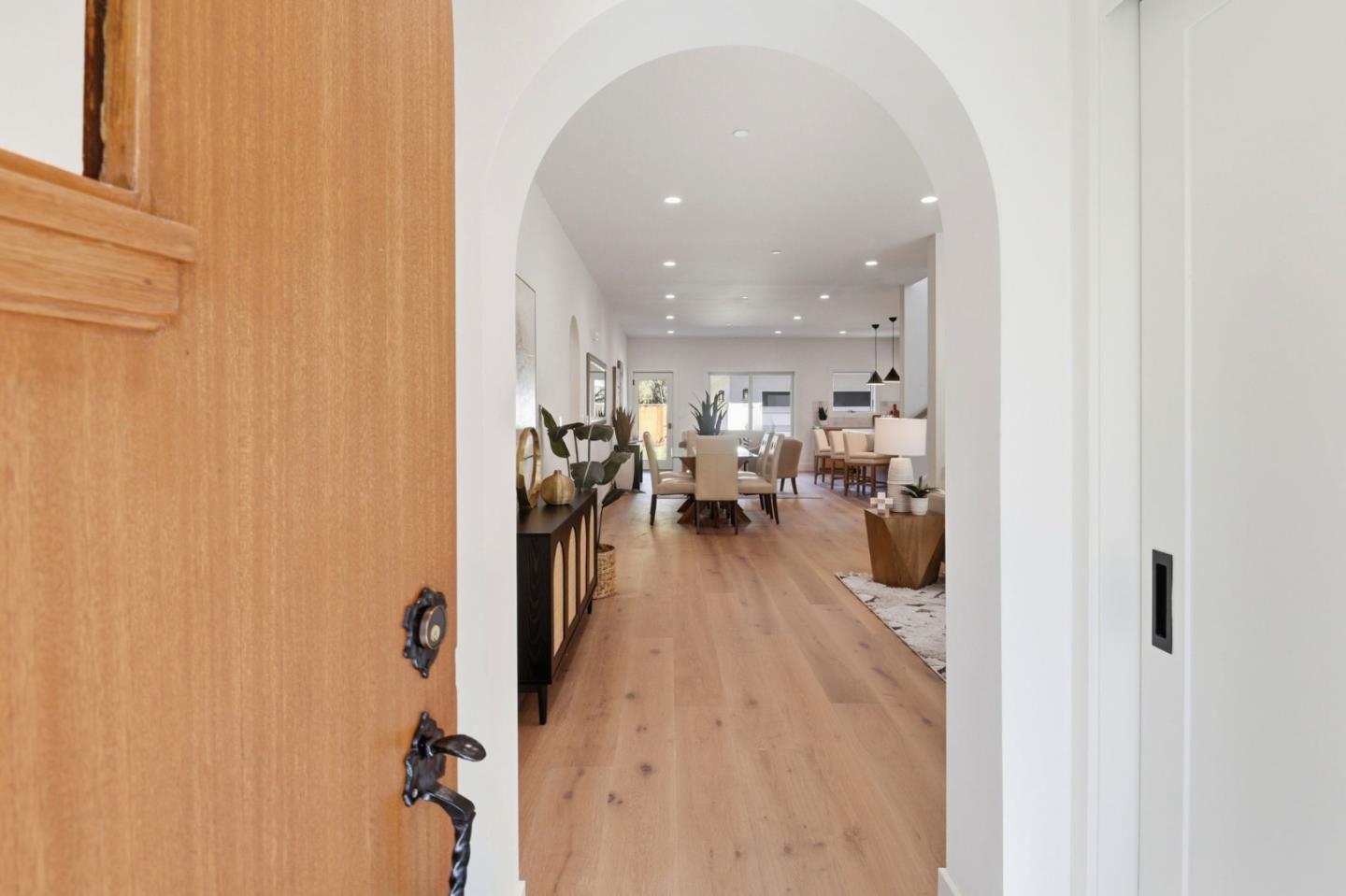 Detail Gallery Image 2 of 44 For 445 Iris St, Redwood City,  CA 94062 - 4 Beds | 3/1 Baths