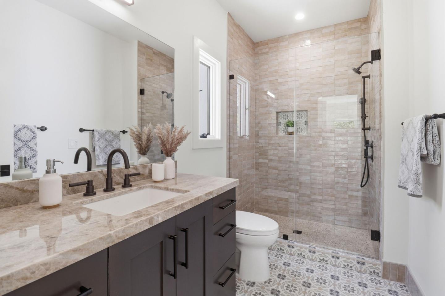 Detail Gallery Image 32 of 44 For 445 Iris St, Redwood City,  CA 94062 - 4 Beds | 3/1 Baths