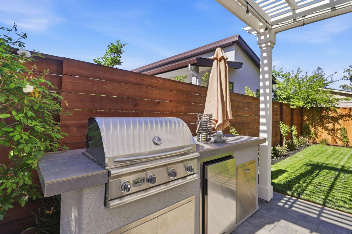 Detail Gallery Image 40 of 44 For 445 Iris St, Redwood City,  CA 94062 - 4 Beds | 3/1 Baths