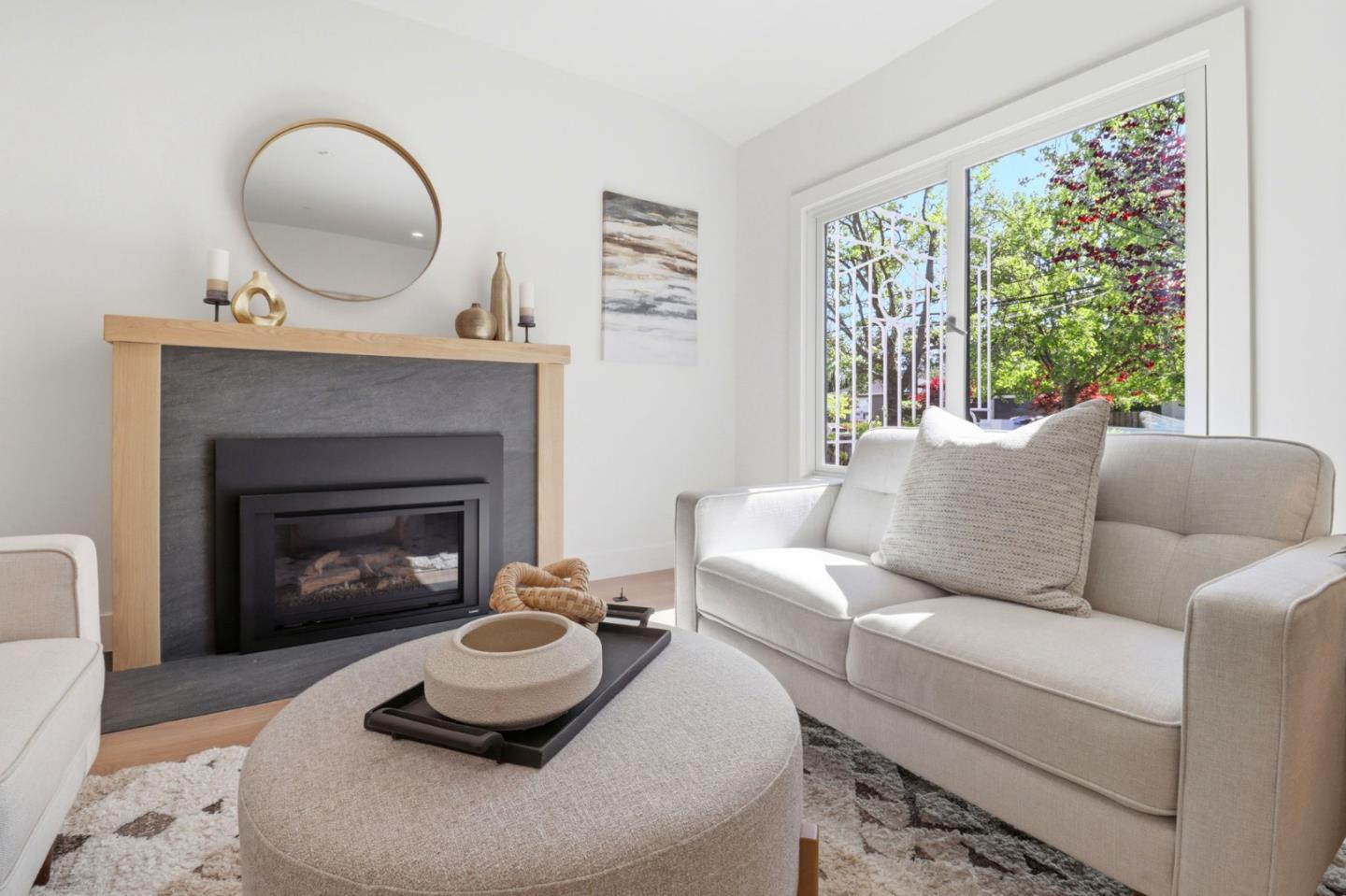 Detail Gallery Image 5 of 44 For 445 Iris St, Redwood City,  CA 94062 - 4 Beds | 3/1 Baths