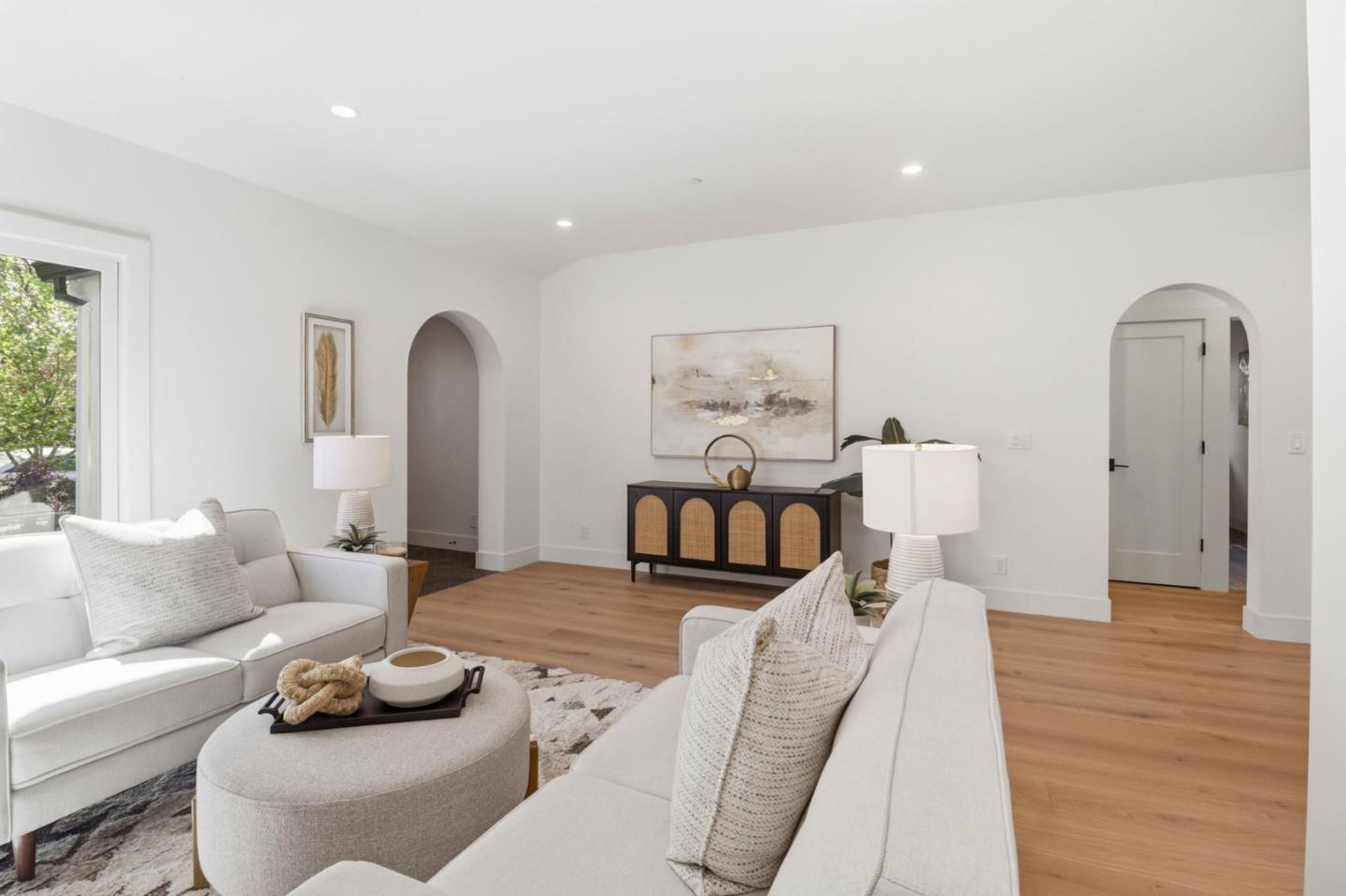 Detail Gallery Image 7 of 44 For 445 Iris St, Redwood City,  CA 94062 - 4 Beds | 3/1 Baths