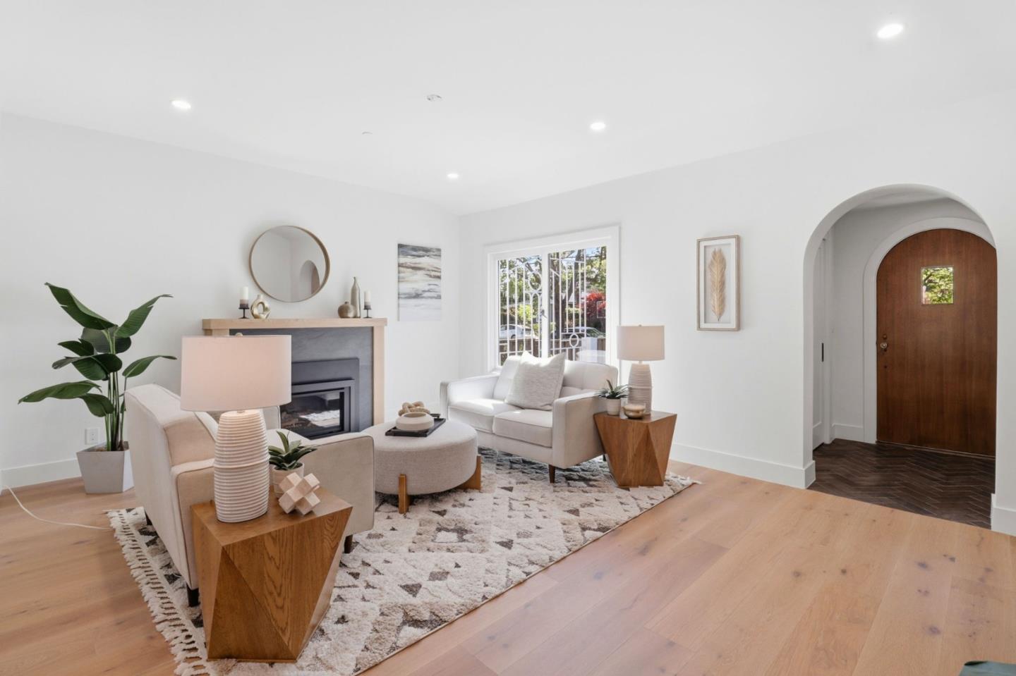 Detail Gallery Image 8 of 44 For 445 Iris St, Redwood City,  CA 94062 - 4 Beds | 3/1 Baths