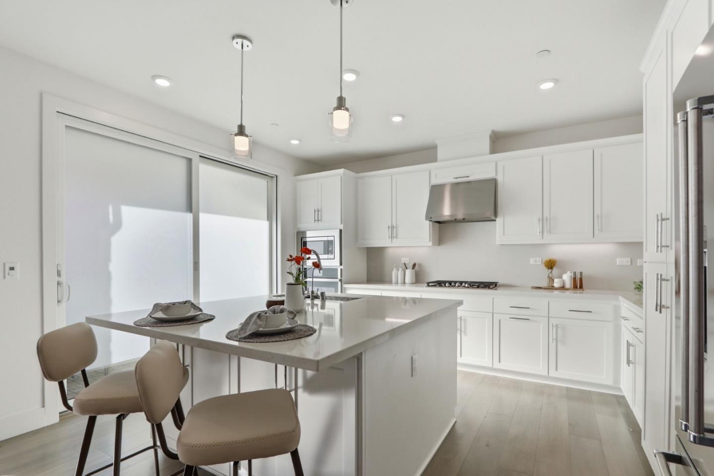 Detail Gallery Image 10 of 62 For 3390 Eichers Pl #102,  Santa Clara,  CA 95051 - 4 Beds | 2/1 Baths