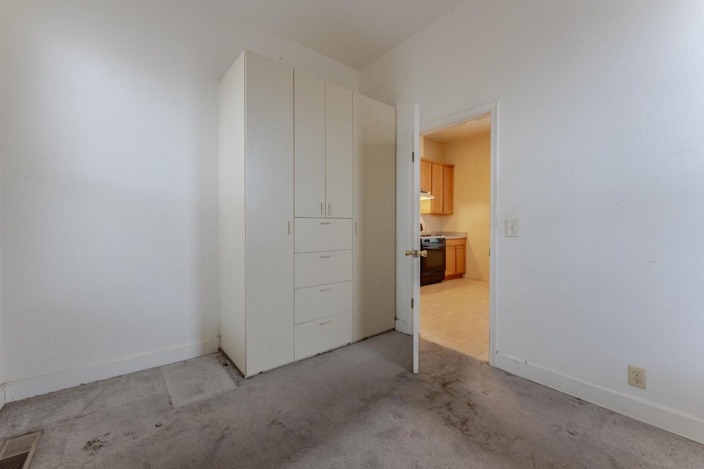 Detail Gallery Image 12 of 40 For 1030 Locust St, San Jose,  CA 95110 - 4 Beds | 2/1 Baths