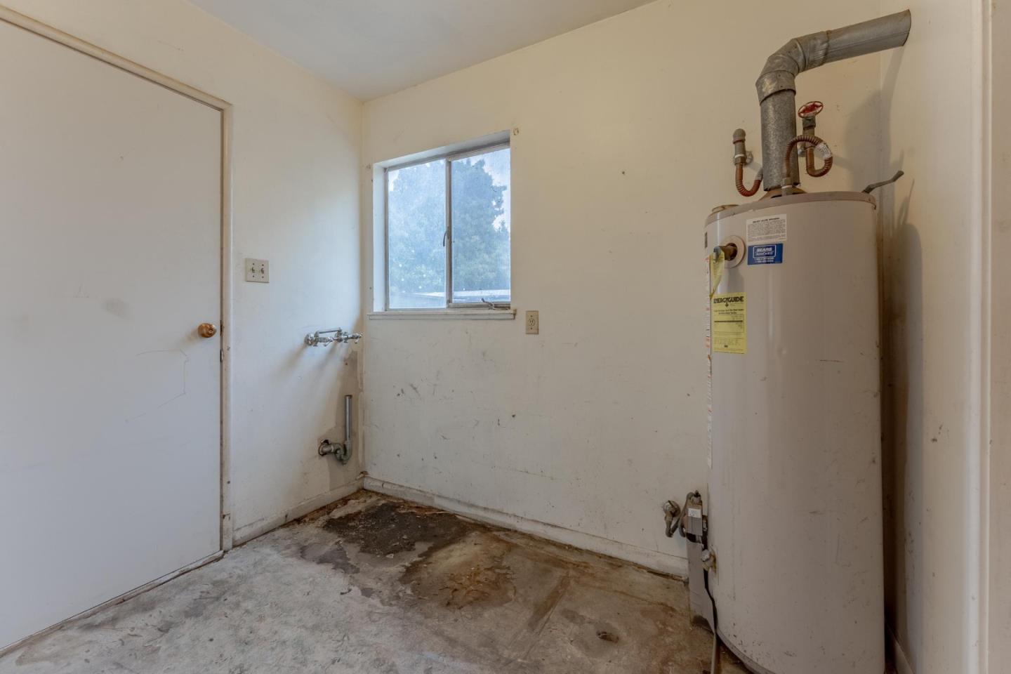 Detail Gallery Image 24 of 40 For 1030 Locust St, San Jose,  CA 95110 - 4 Beds | 2/1 Baths