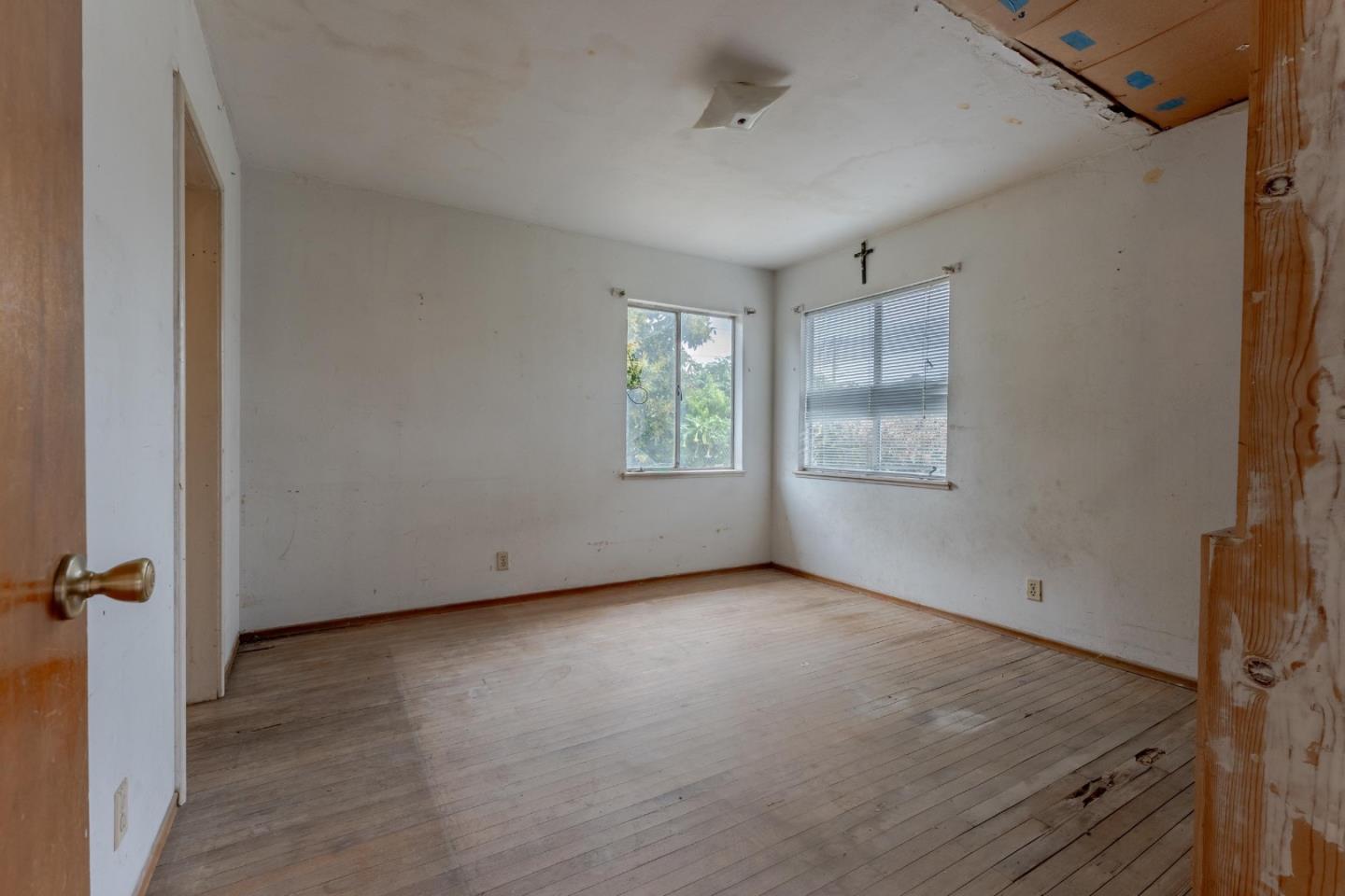 Detail Gallery Image 25 of 40 For 1030 Locust St, San Jose,  CA 95110 - 4 Beds | 2/1 Baths