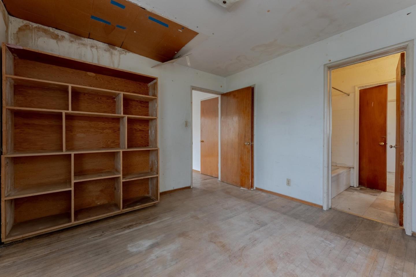 Detail Gallery Image 26 of 40 For 1030 Locust St, San Jose,  CA 95110 - 4 Beds | 2/1 Baths