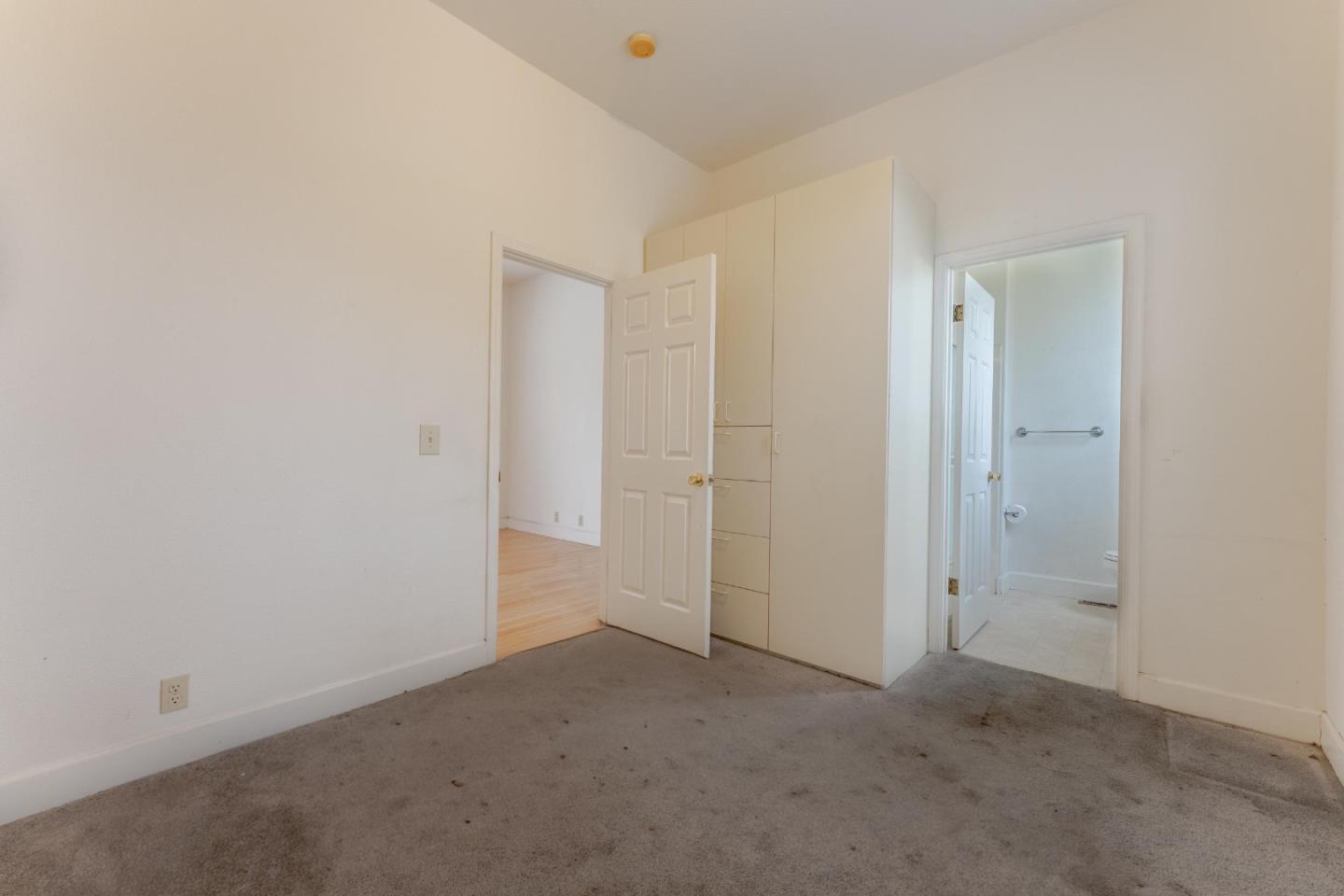 Detail Gallery Image 9 of 40 For 1030 Locust St, San Jose,  CA 95110 - 4 Beds | 2/1 Baths