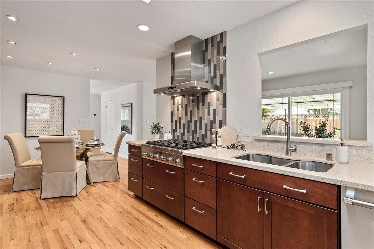 Detail Gallery Image 5 of 21 For 811 Daffodil Way, San Jose,  CA 95117 - 3 Beds | 2 Baths