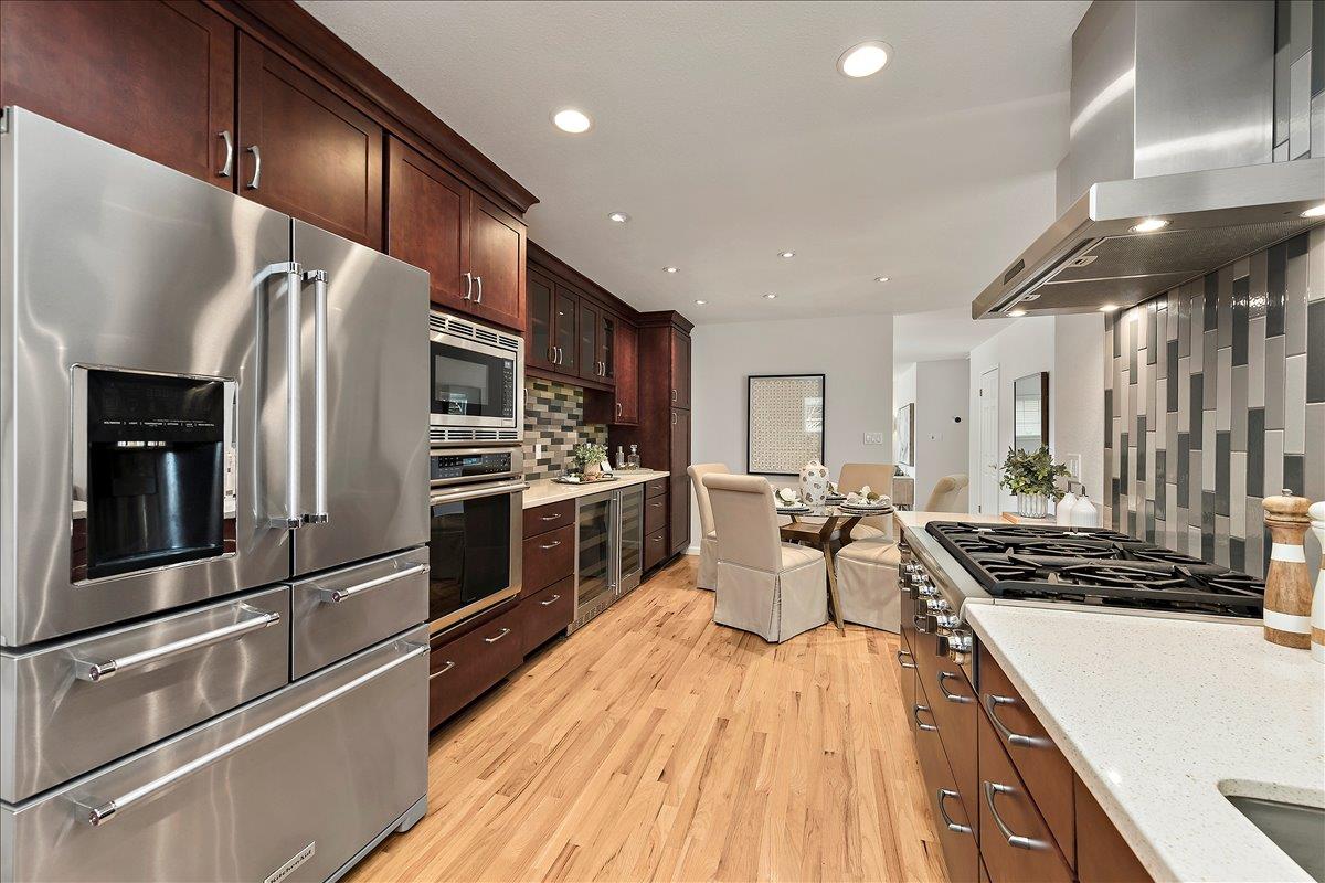 Detail Gallery Image 6 of 21 For 811 Daffodil Way, San Jose,  CA 95117 - 3 Beds | 2 Baths