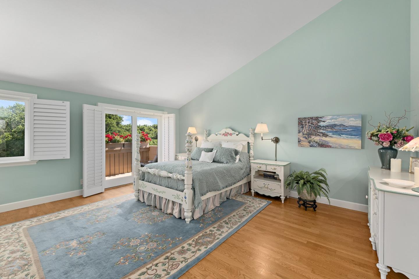 Detail Gallery Image 15 of 22 For 14 Susan Gale Ct, Menlo Park,  CA 94025 - 3 Beds | 2/1 Baths