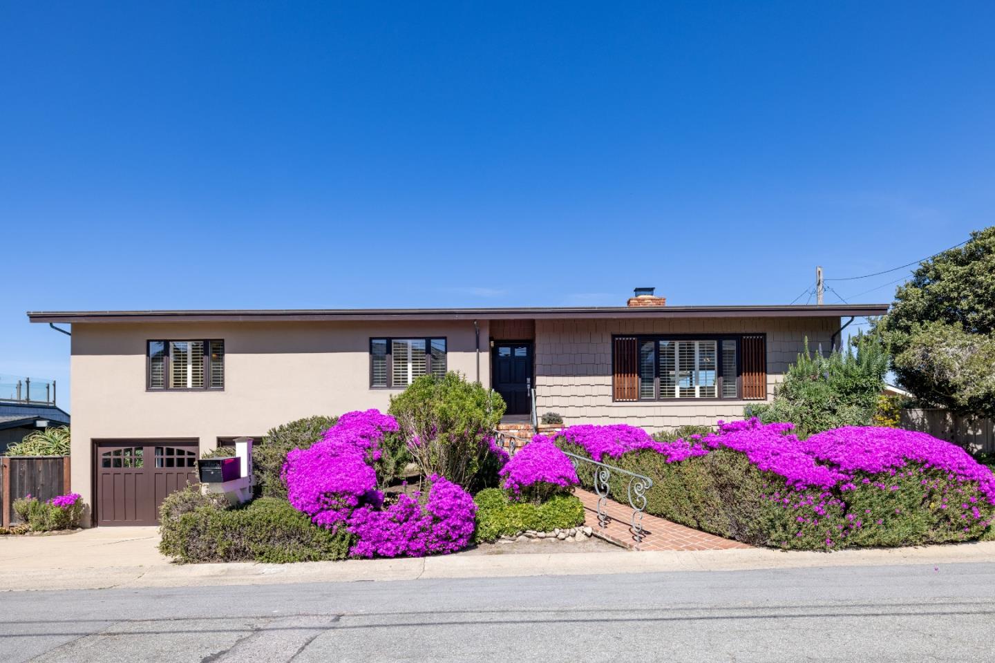 Front Image Thumbnail for ML82041289