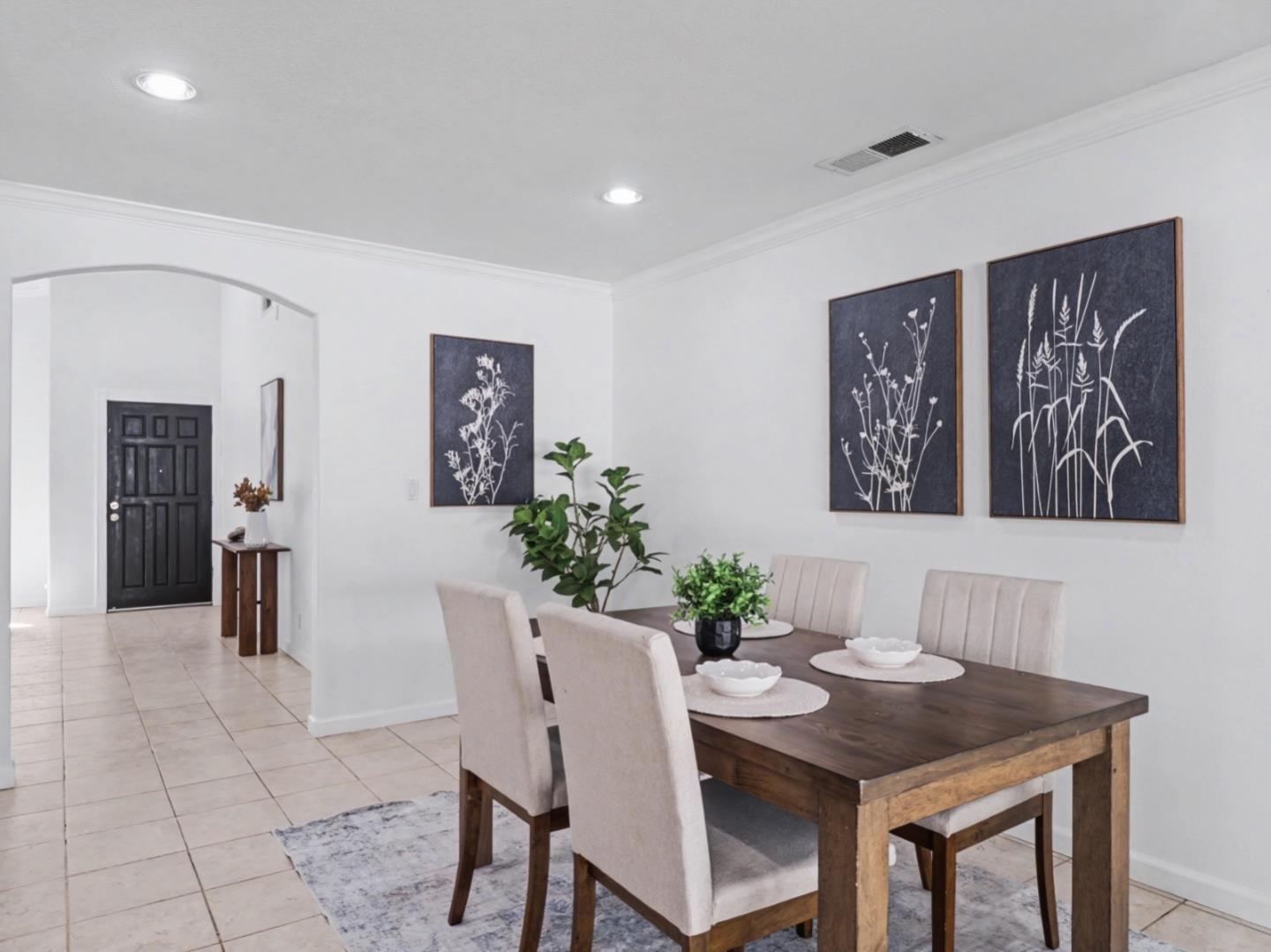 Detail Gallery Image 7 of 42 For 4950 Scarlett Way, San Jose,  CA 95111 - 3 Beds | 2 Baths