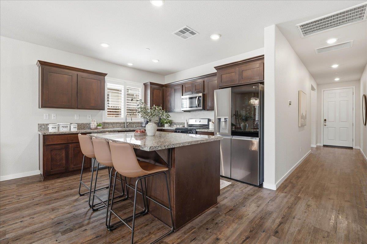 Detail Gallery Image 15 of 48 For 2208 Provincetown Way, Roseville,  CA 95747 - 3 Beds | 2 Baths