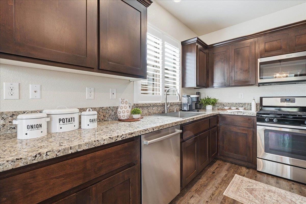 Detail Gallery Image 17 of 48 For 2208 Provincetown Way, Roseville,  CA 95747 - 3 Beds | 2 Baths