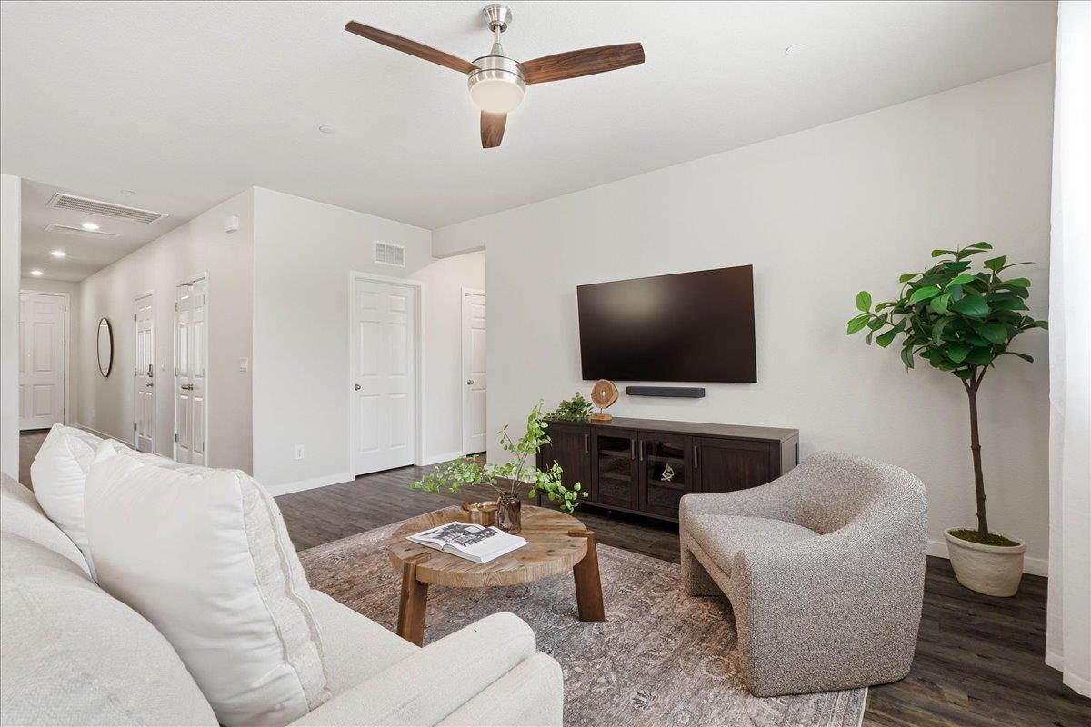 Detail Gallery Image 21 of 48 For 2208 Provincetown Way, Roseville,  CA 95747 - 3 Beds | 2 Baths