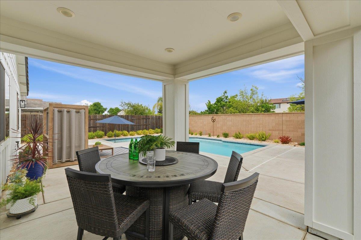 Detail Gallery Image 32 of 48 For 2208 Provincetown Way, Roseville,  CA 95747 - 3 Beds | 2 Baths