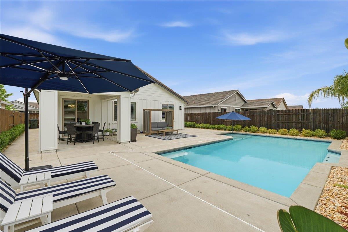 Detail Gallery Image 35 of 48 For 2208 Provincetown Way, Roseville,  CA 95747 - 3 Beds | 2 Baths