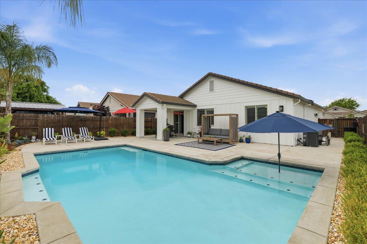 Detail Gallery Image 36 of 48 For 2208 Provincetown Way, Roseville,  CA 95747 - 3 Beds | 2 Baths