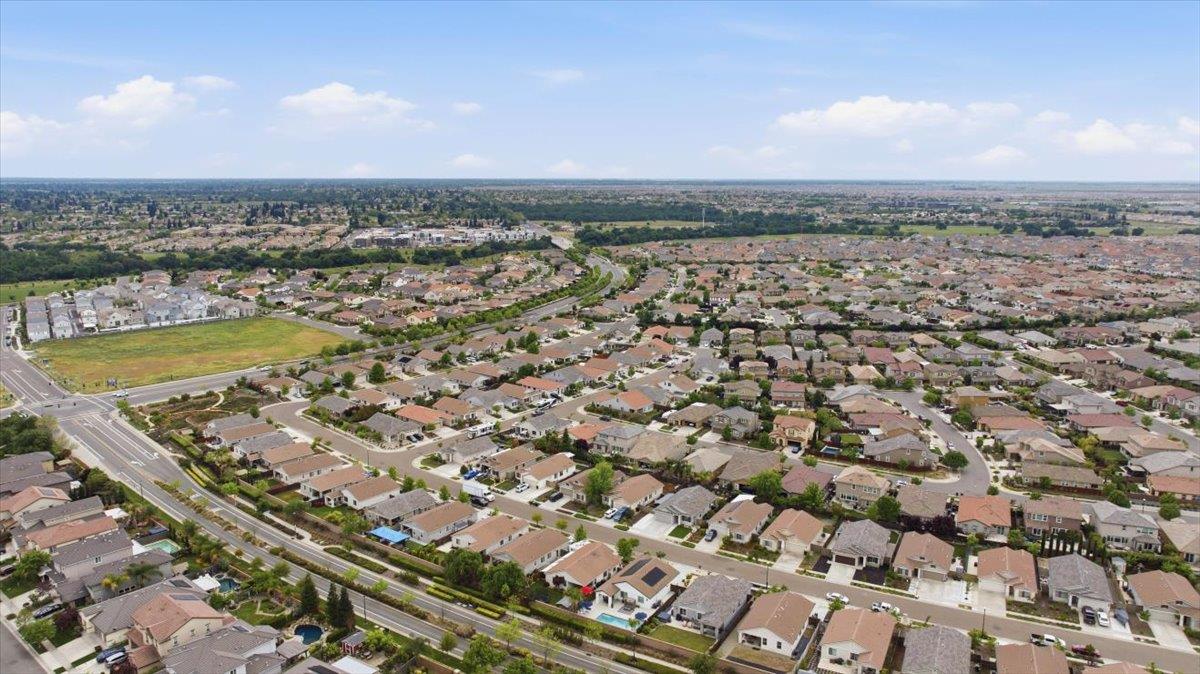 Detail Gallery Image 44 of 48 For 2208 Provincetown Way, Roseville,  CA 95747 - 3 Beds | 2 Baths