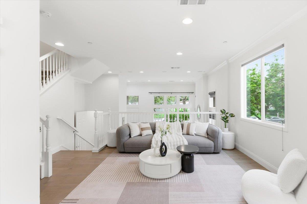 Detail Gallery Image 10 of 45 For 1196 Morse Ave, Sunnyvale,  CA 94089 - 3 Beds | 2/1 Baths