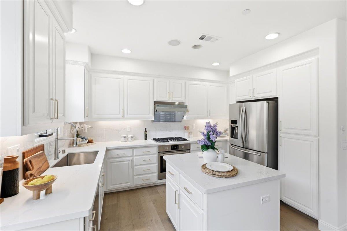 Detail Gallery Image 18 of 45 For 1196 Morse Ave, Sunnyvale,  CA 94089 - 3 Beds | 2/1 Baths