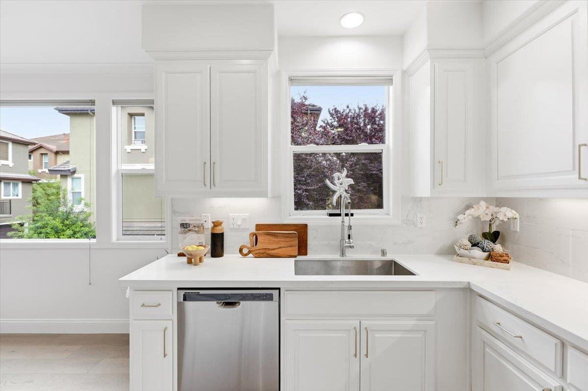 Detail Gallery Image 22 of 45 For 1196 Morse Ave, Sunnyvale,  CA 94089 - 3 Beds | 2/1 Baths