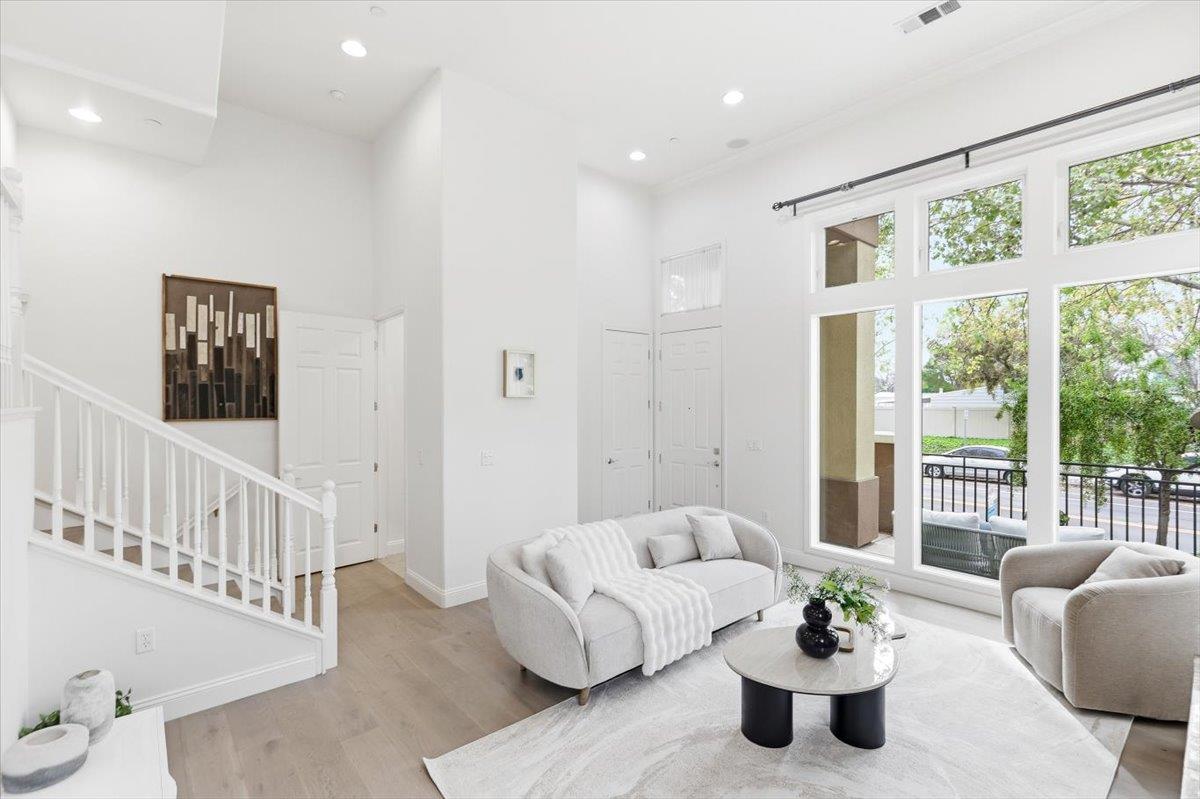 Detail Gallery Image 6 of 45 For 1196 Morse Ave, Sunnyvale,  CA 94089 - 3 Beds | 2/1 Baths