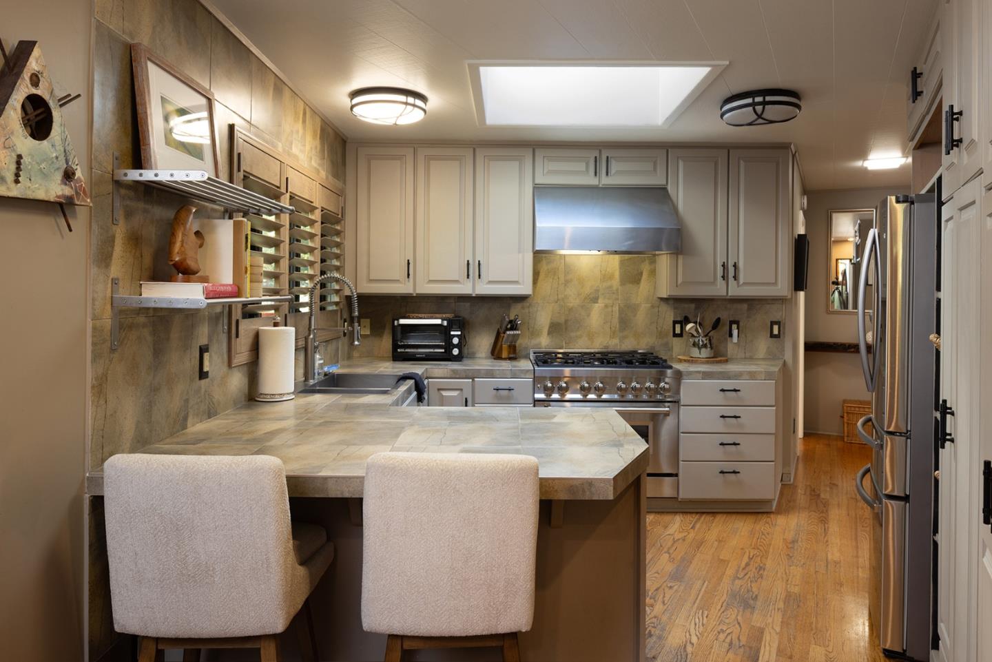 Detail Gallery Image 15 of 28 For 24572 Guadalupe St, Carmel,  CA 93923 - 3 Beds | 4 Baths