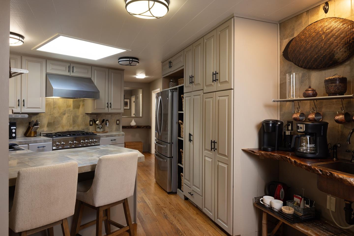 Detail Gallery Image 16 of 28 For 24572 Guadalupe St, Carmel,  CA 93923 - 3 Beds | 4 Baths