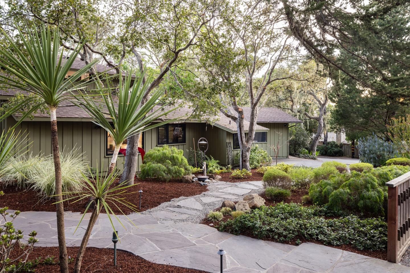 Detail Gallery Image 3 of 28 For 24572 Guadalupe St, Carmel,  CA 93923 - 3 Beds | 4 Baths