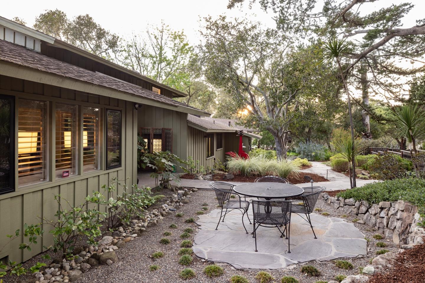 Detail Gallery Image 4 of 28 For 24572 Guadalupe St, Carmel,  CA 93923 - 3 Beds | 4 Baths