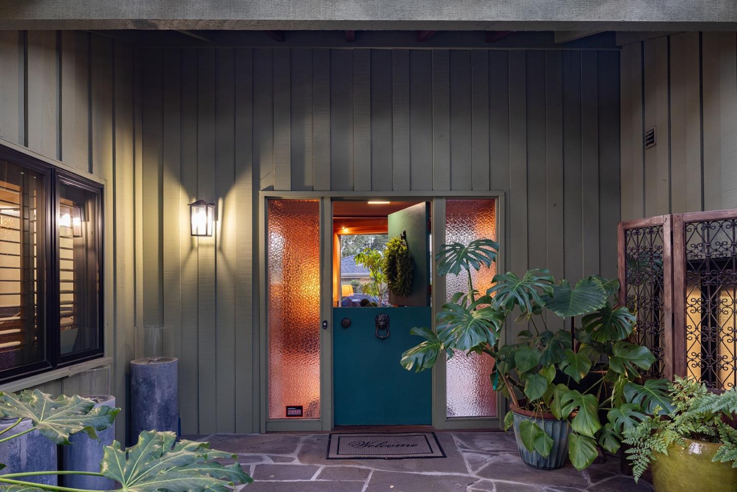 Detail Gallery Image 5 of 28 For 24572 Guadalupe St, Carmel,  CA 93923 - 3 Beds | 4 Baths