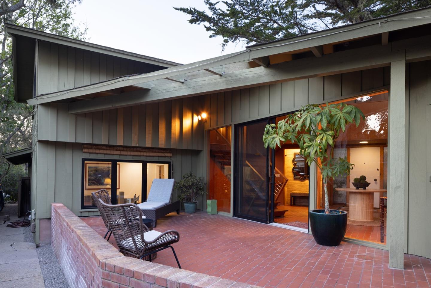 Detail Gallery Image 9 of 28 For 24572 Guadalupe St, Carmel,  CA 93923 - 3 Beds | 4 Baths