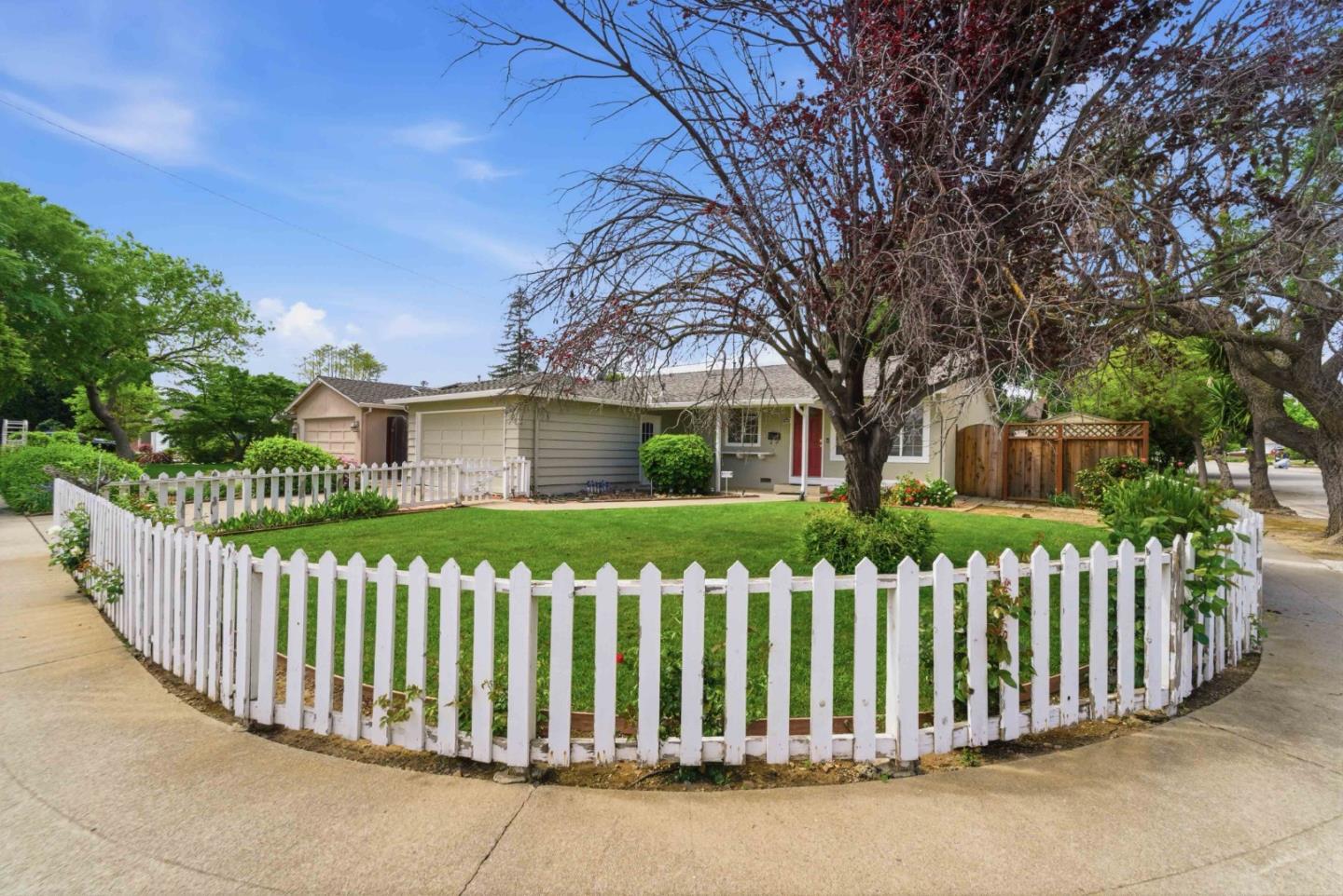 Detail Gallery Image 2 of 31 For 4743 Bannock Cir, San Jose,  CA 95130 - 3 Beds | 2 Baths