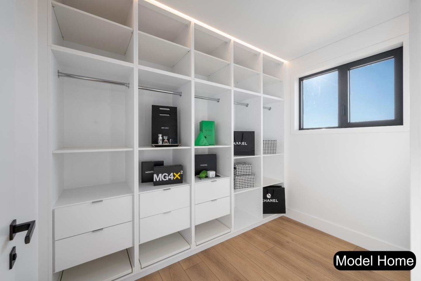 Detail Gallery Image 5 of 14 For 3550 Kettmann Rd, San Jose,  CA 95121 - 5 Beds | 3/1 Baths