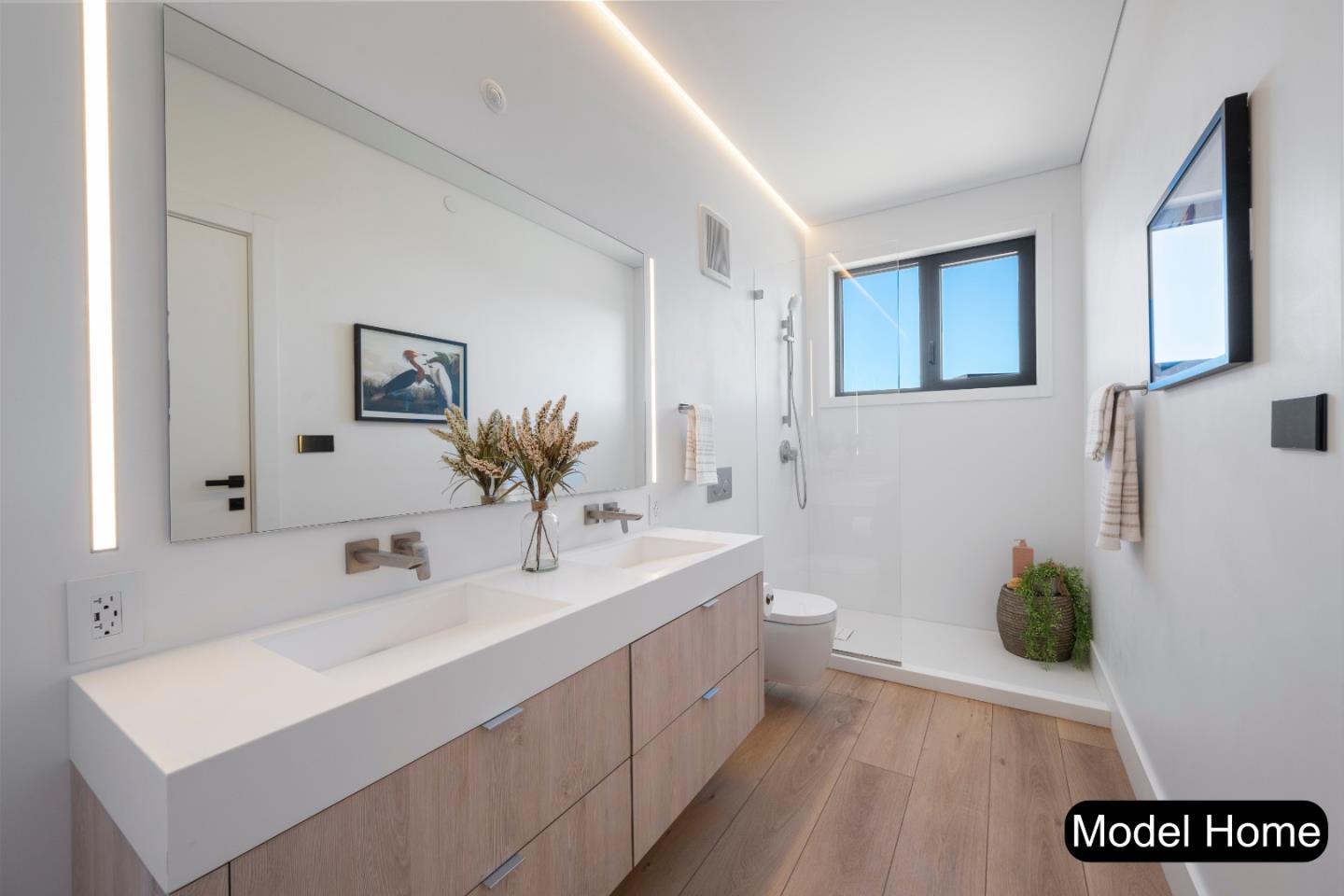 Detail Gallery Image 6 of 14 For 3550 Kettmann Rd, San Jose,  CA 95121 - 5 Beds | 3/1 Baths