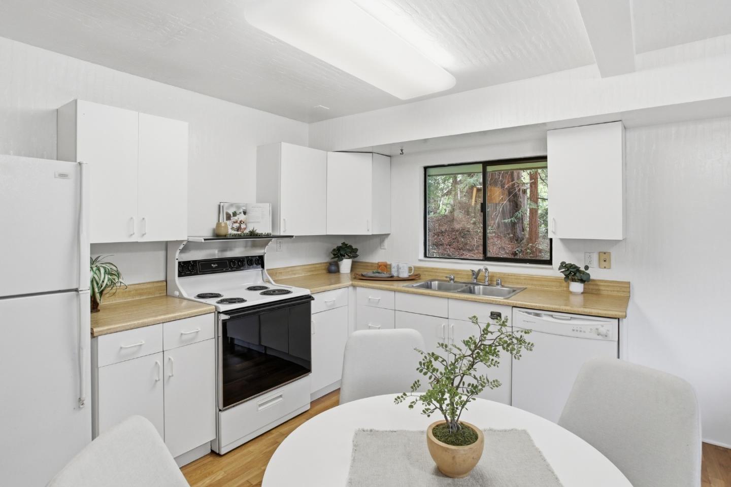 Detail Gallery Image 23 of 37 For 75 Redwood Dr, La Honda,  CA 94020 - 4 Beds | 3 Baths