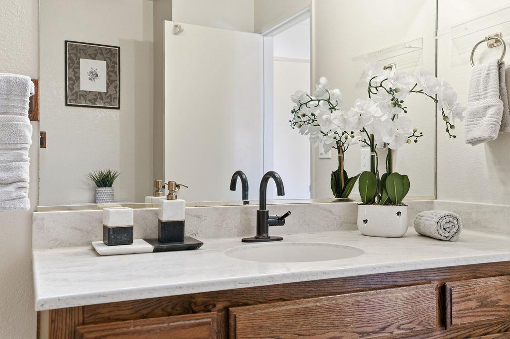 Detail Gallery Image 16 of 25 For 37723 Cedar Blvd, Newark,  CA 94560 - 3 Beds | 2/1 Baths