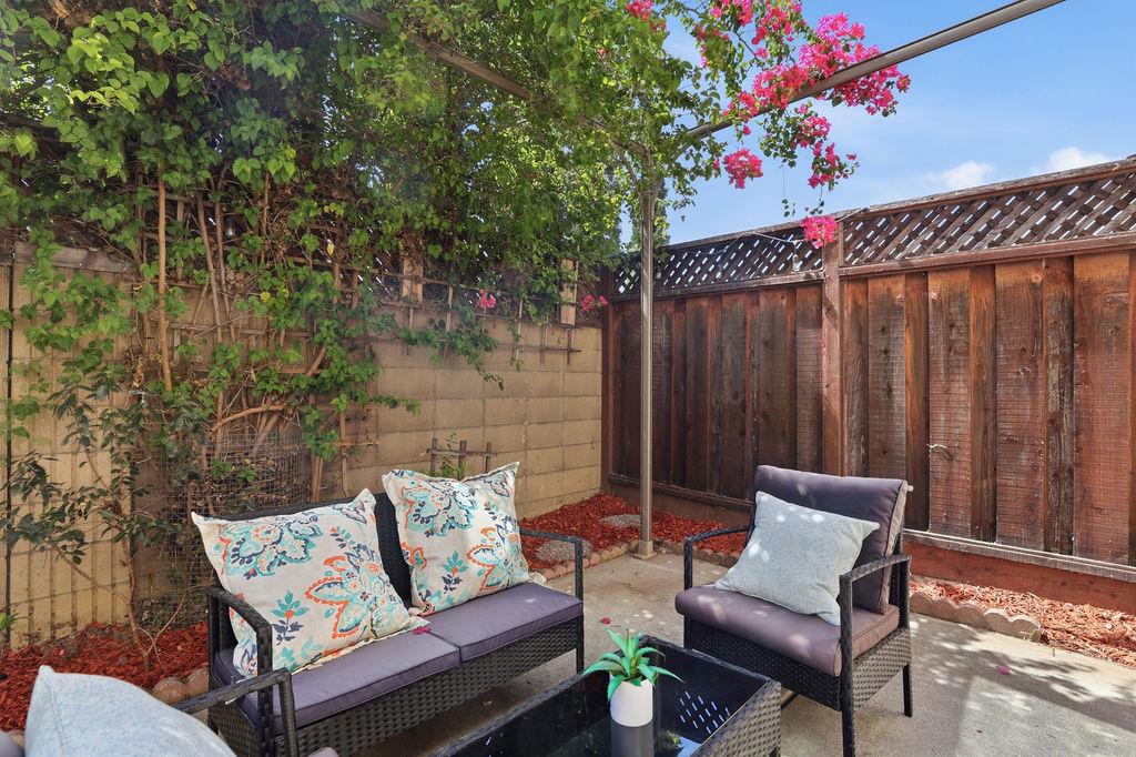 Detail Gallery Image 19 of 25 For 37723 Cedar Blvd, Newark,  CA 94560 - 3 Beds | 2/1 Baths