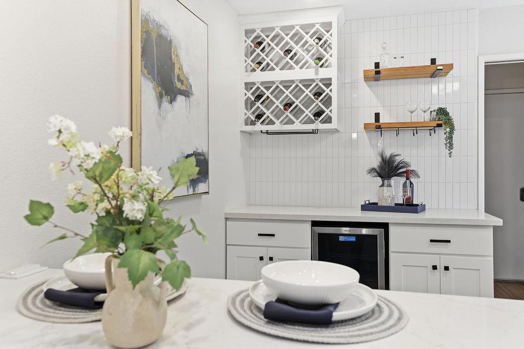 Detail Gallery Image 4 of 25 For 37723 Cedar Blvd, Newark,  CA 94560 - 3 Beds | 2/1 Baths